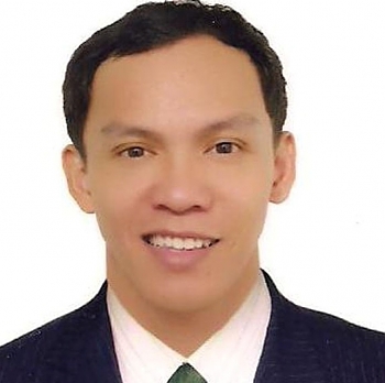 English and Tagalog Filipino Language Tutor Martin Nicklaus from Manila, Philippines