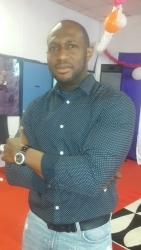 English Language Tutor Adedayo Ola from Limoges, France